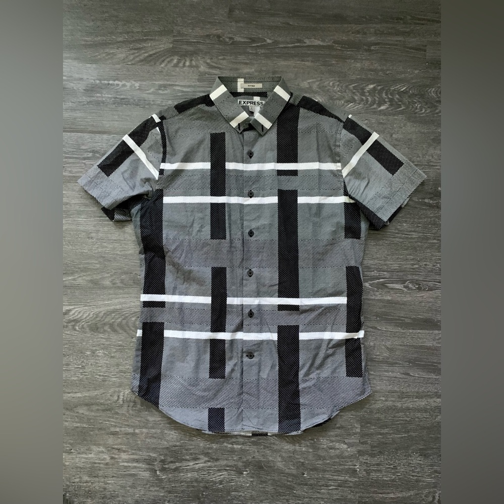 Express Fitted Short Sleeve Button Down Shirt Black Grey Plaid Size M